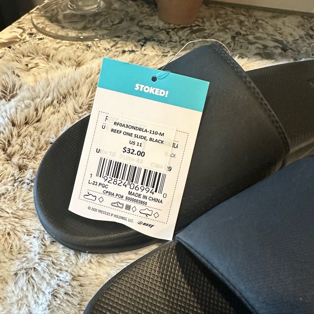 NWT Black Reef slides